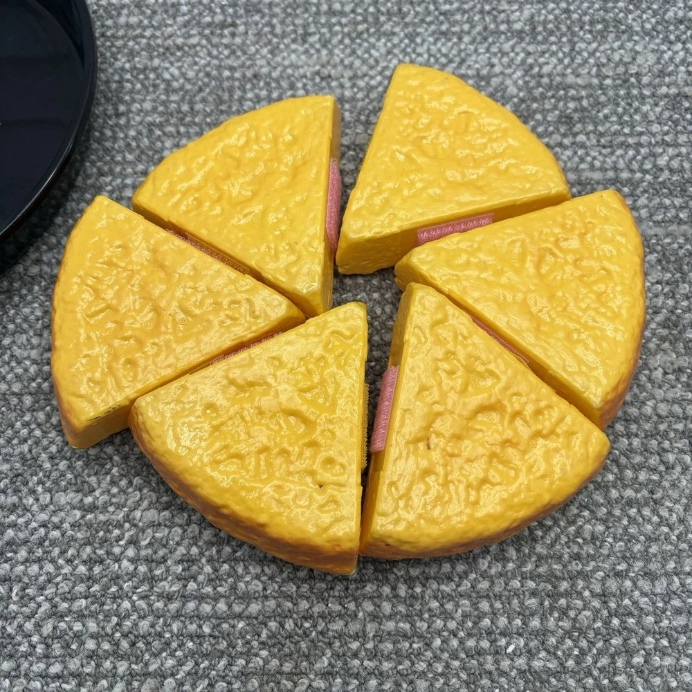 The Unbranded Brand play pizza